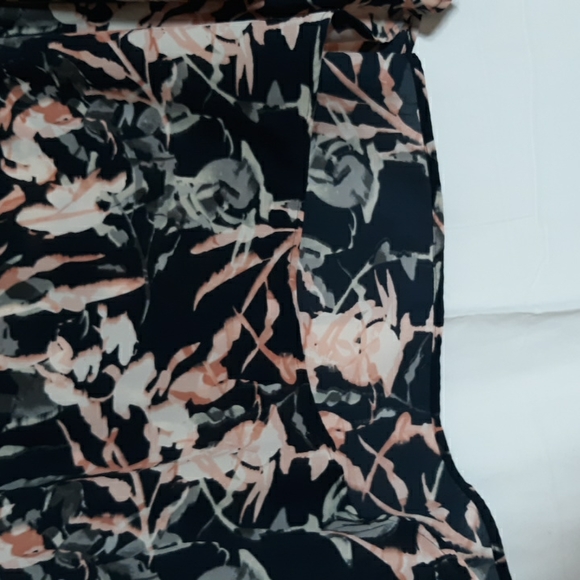 Blouse - Picture 2 of 3